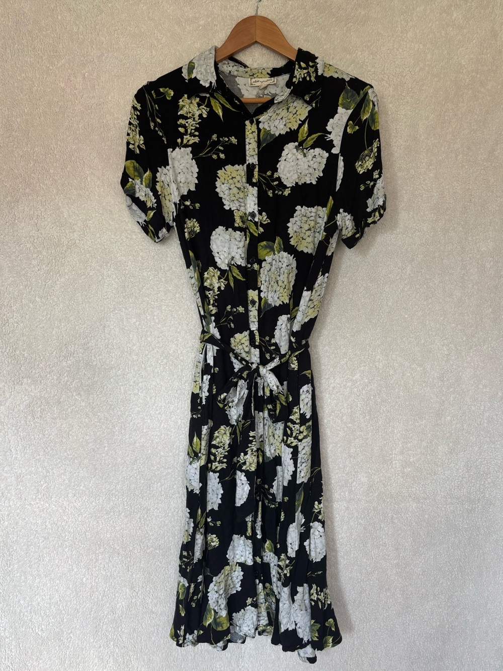 cloth & portrait Hydrangea Super Soft Floral Tie-Waist Midi Dress Black/White M